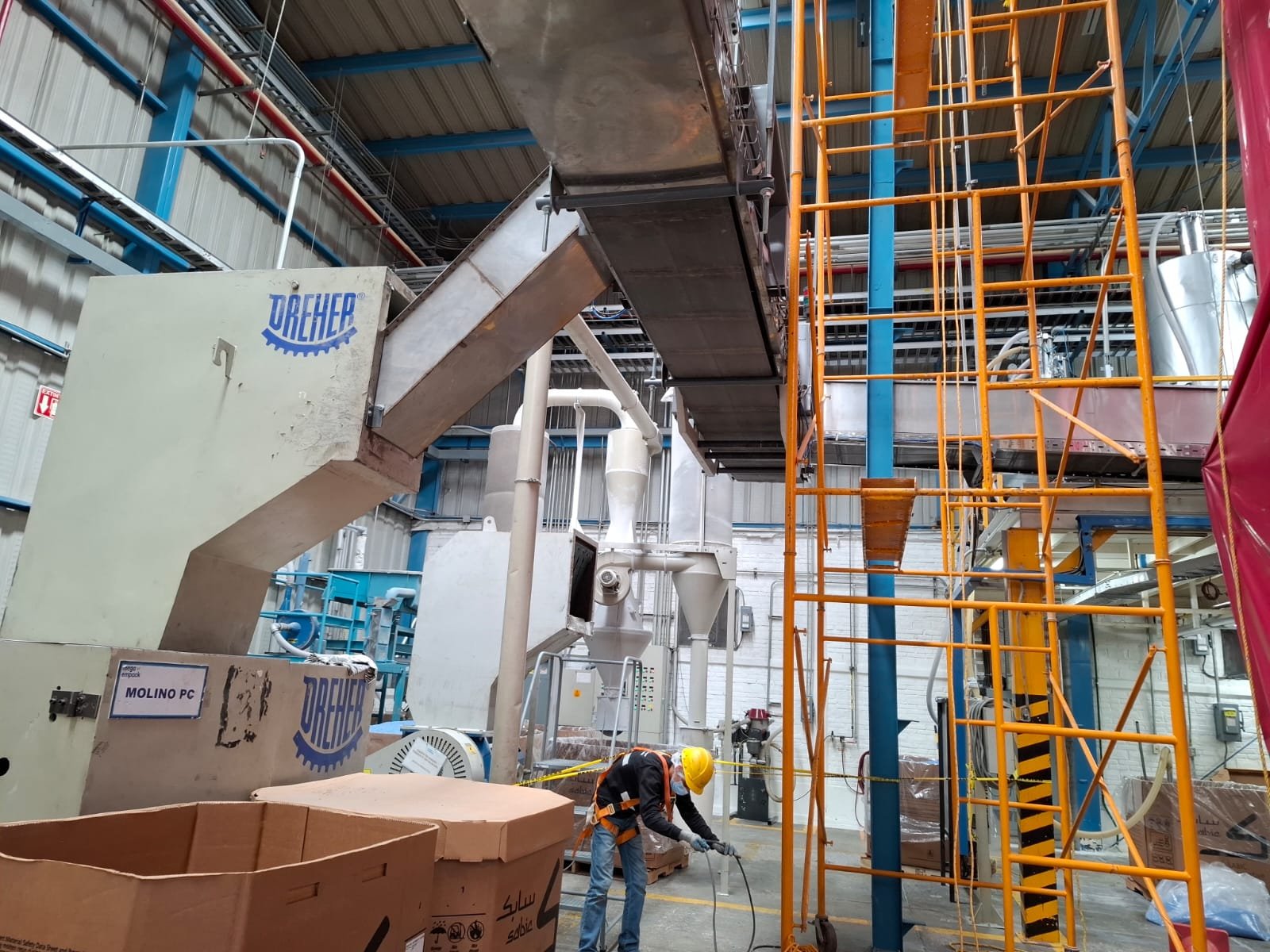 Instalación de columna en El Salto para proyecto industrial