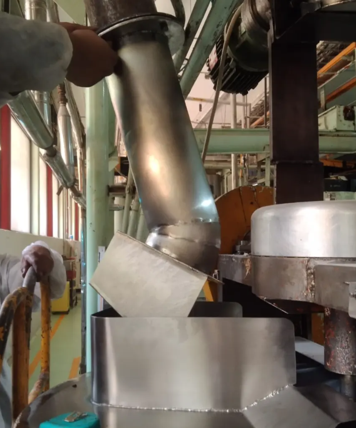 Caída de acero inoxidable con terminado sanitario para instalaciones industriales en Jalisco.