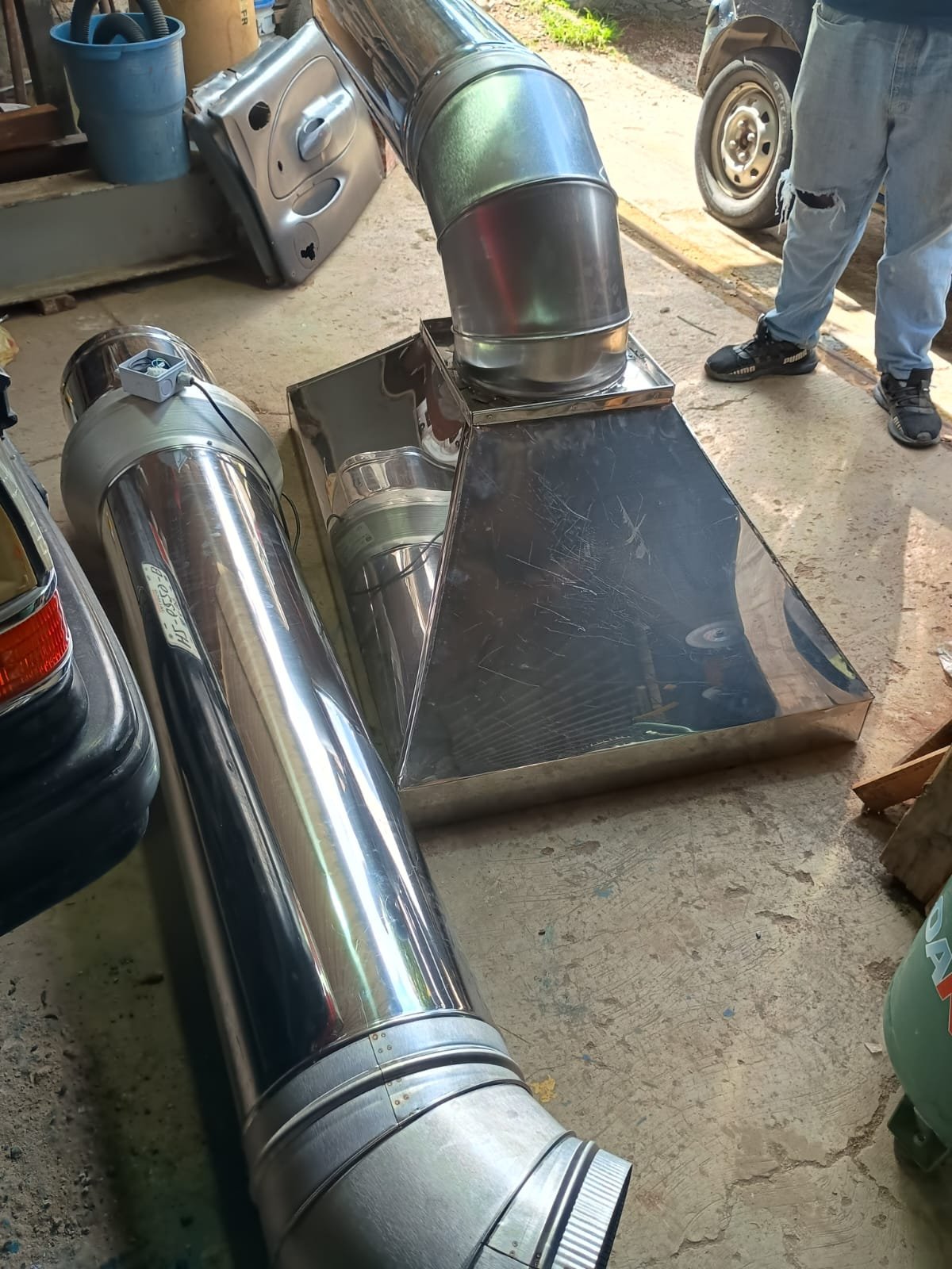 Fabricación de ductería y campana de extracción en Comala